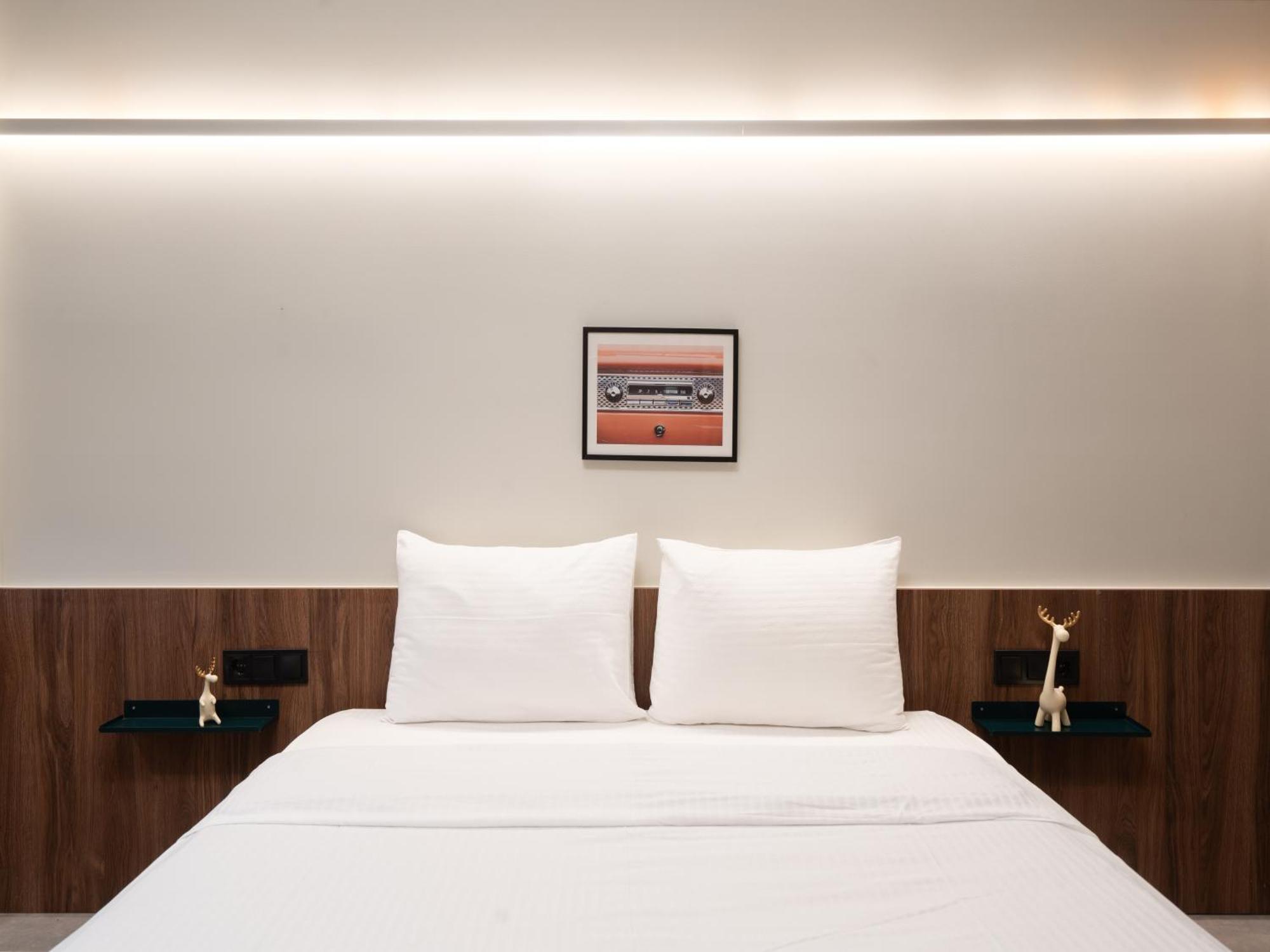 A Place 4U No6 - City Escape With Balcony Lounge & Open Living Space 아테네 외부 사진