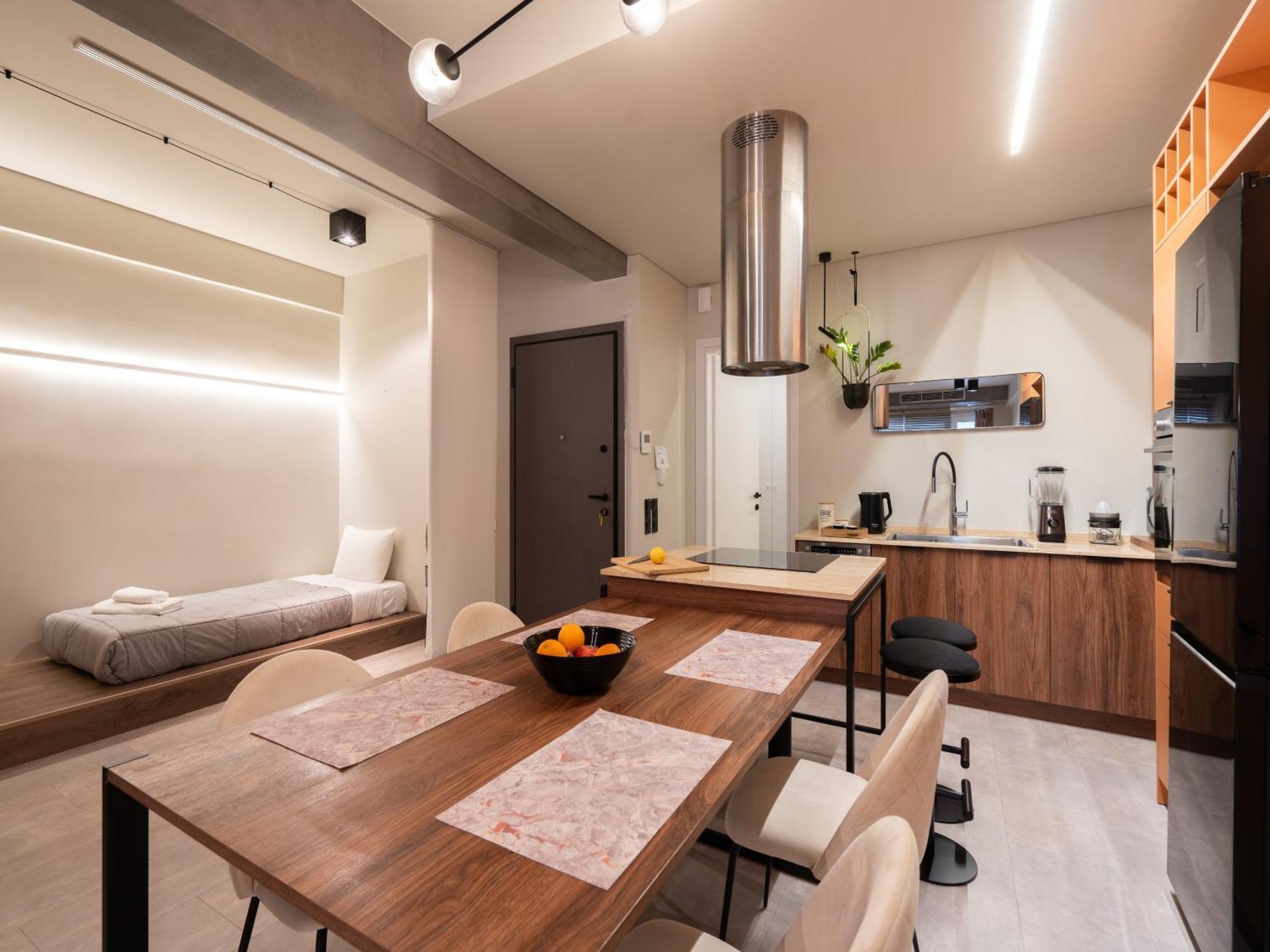 A Place 4U No6 - City Escape With Balcony Lounge & Open Living Space 아테네 외부 사진