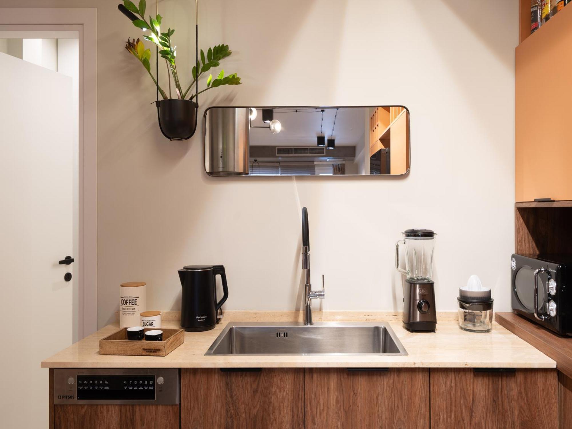 A Place 4U No6 - City Escape With Balcony Lounge & Open Living Space 아테네 외부 사진